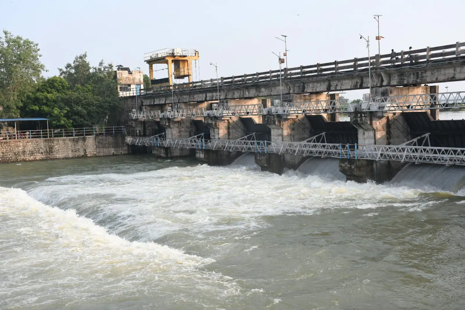 तिघरा जलाशय के दूसरी बार खोले गए  गेट