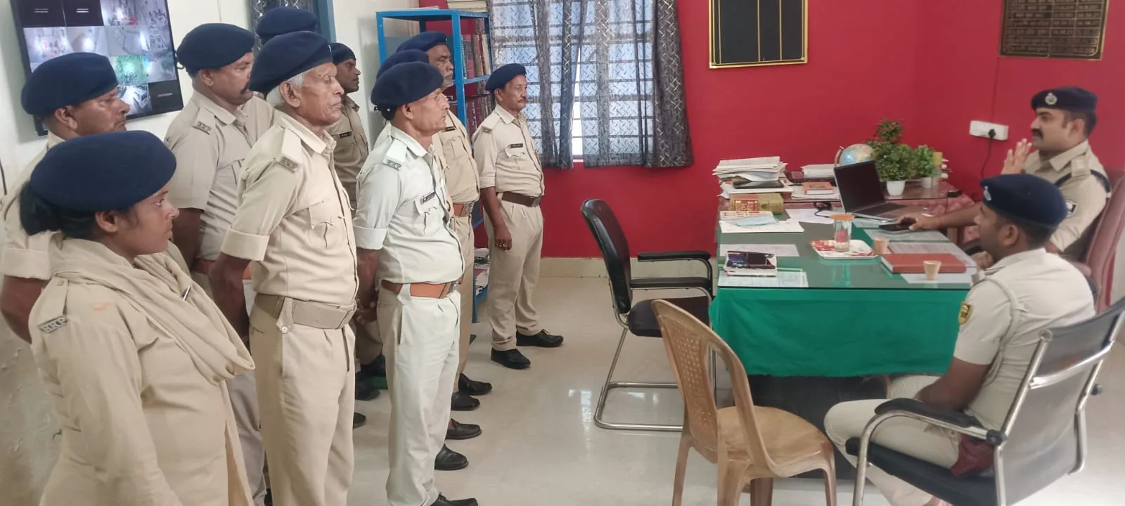 शिवहर में सभी थानों में चौकीदार परेड का आयोजन