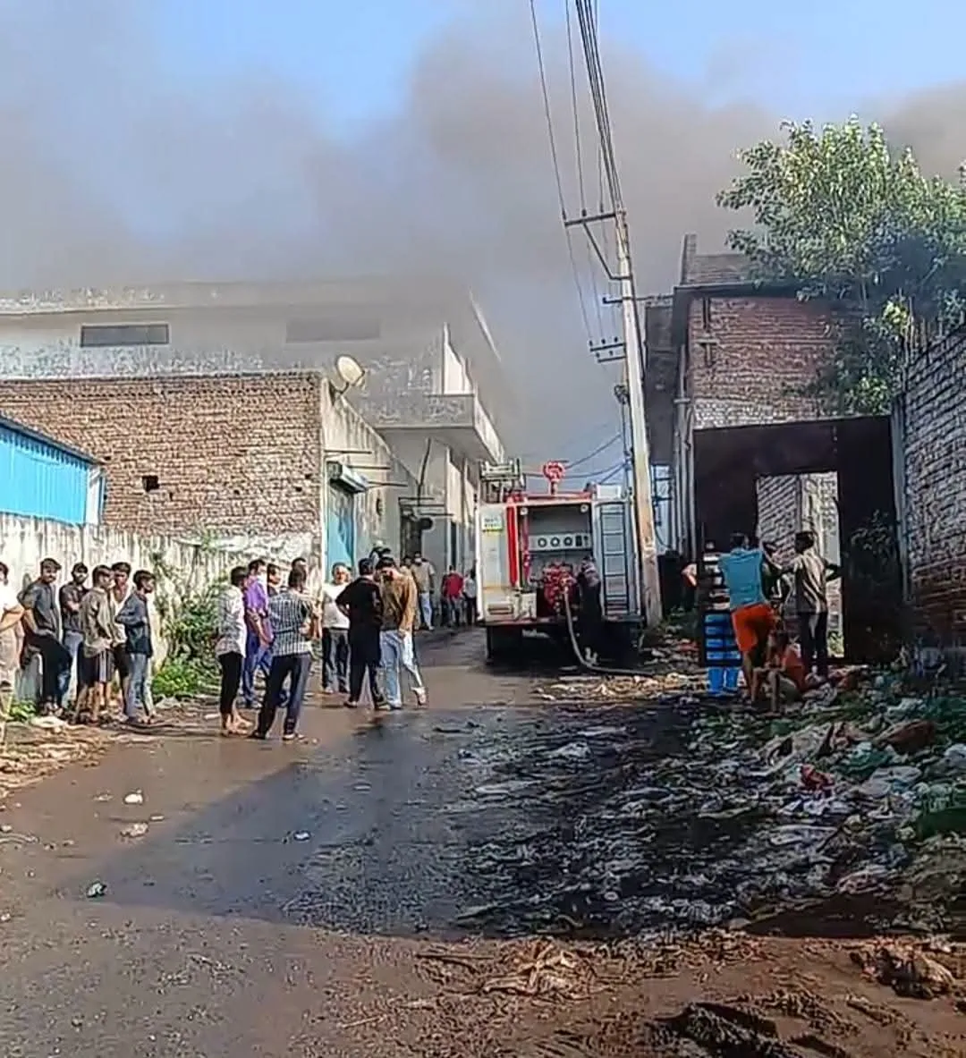 कंपनी में लगी भीषण आग
