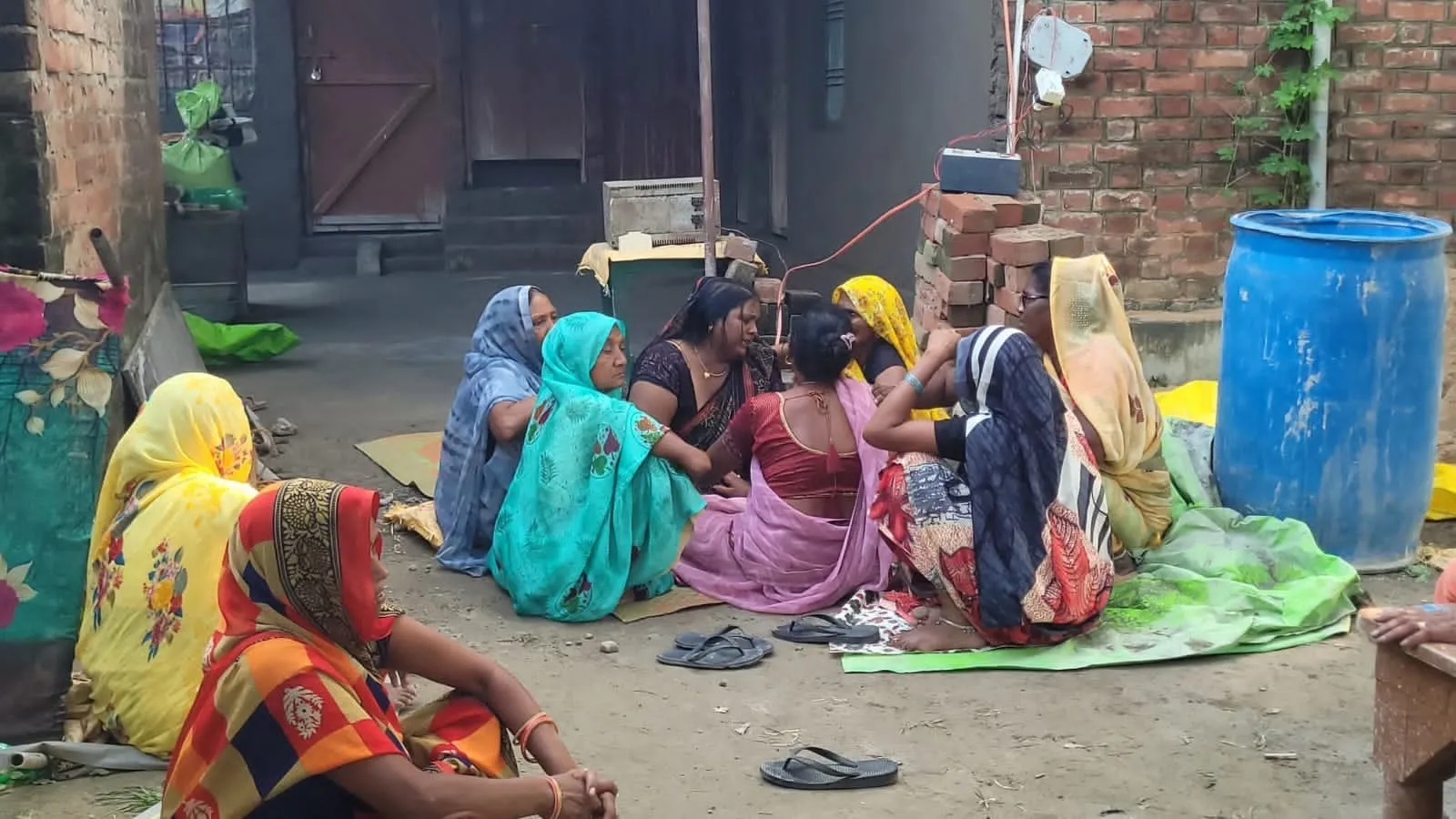 *जौनपुर बदलापुर में हाईस्कूल छात्रा की संदिग्ध परिस्थितियों में मौत, युवक पर परेशान करने का आरोप*