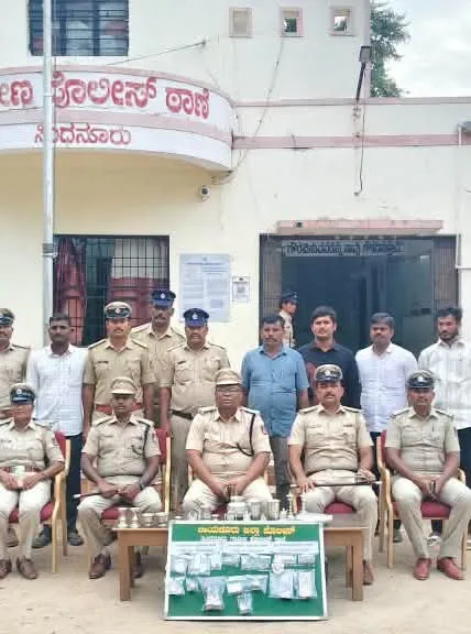 ಿಂಧನೂರು ಹಾಗೂ ತುರುವಿಹಾಳ ವ್ಯಾಪ್ತಿಯಲ್ಲಿ 5 ಕಳ್ಳತನ ಪ್ರಕರಣ: ಆರೋಪಿಗೆ ನ್ಯಾಯಾಂಗ ಬಂಧನ, ₹25.5 ಲಕ್ಷ ಮೌಲ್ಯದ ಆಭರಣ ಜಪ್ತಿ