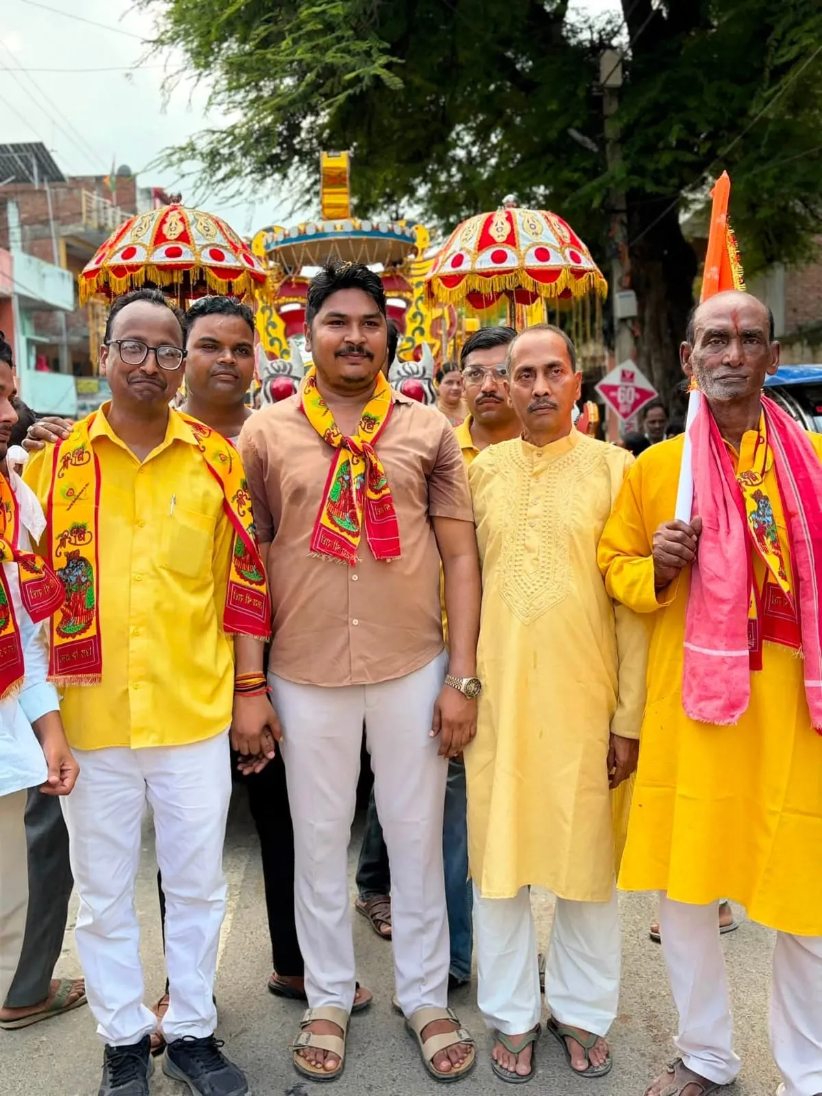 अमेठी में श्रीमद्भागवत कथा के शुभारंभ पर निकली भव्य कलश यात्रा