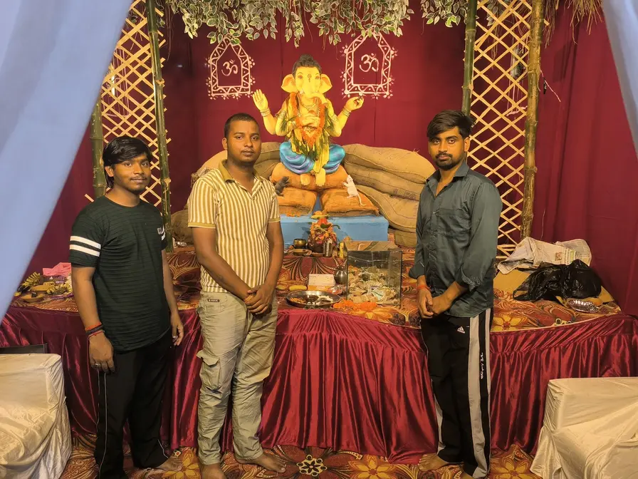 अकबरपुर अम्बेडकर मालीपुर रोड पर गणेश मूर्ति का हुआ है स्थापना