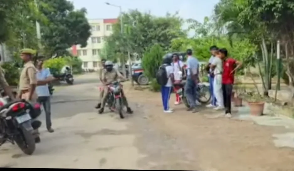 सड़क हादसे में लगाम लगाने  के लिए SP शक्ति मोहन व ट्रैफिक पुलिस का सख्ती