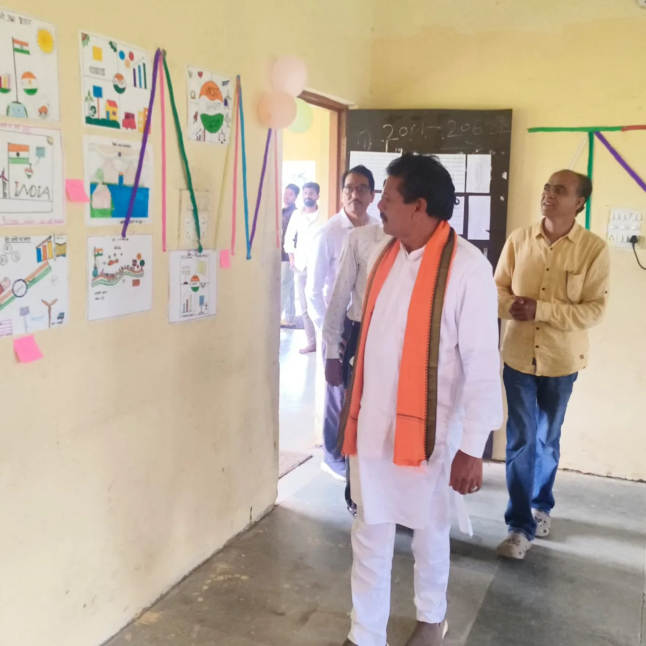 ‘मेरे सपनों का भारत’ विषय पर चित्रकला-भाषण प्रतियोगिता, 10 अनाथ बच्चों को मिली शिक्षण सामग्री; कलसिंह भाबर रहे उपस्थित