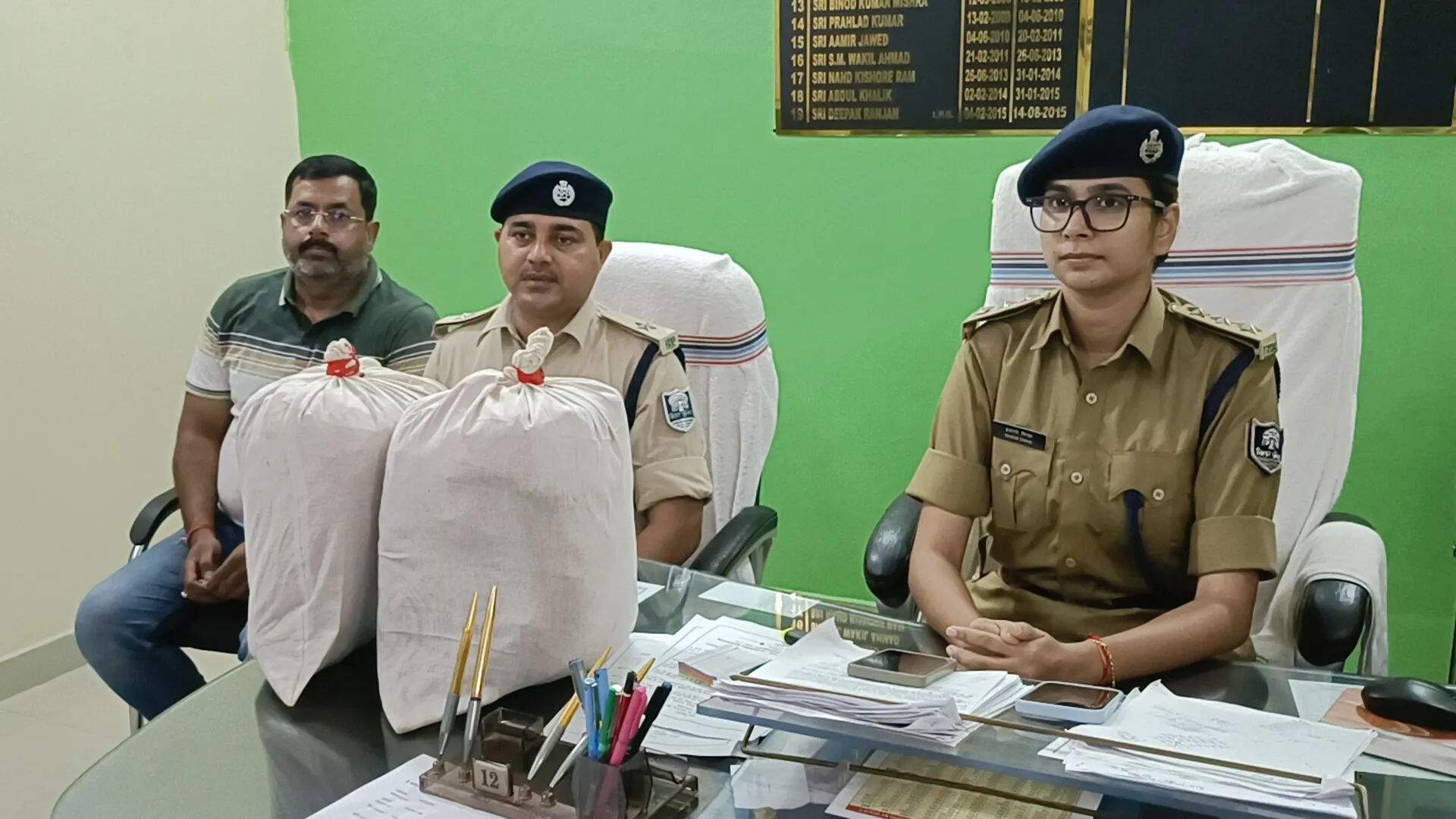 जाफरपुर में 10.641 किलो गांजा जैसा पदार्थ बरामद, एक विधि-विरुद्ध बालक निरुद्ध