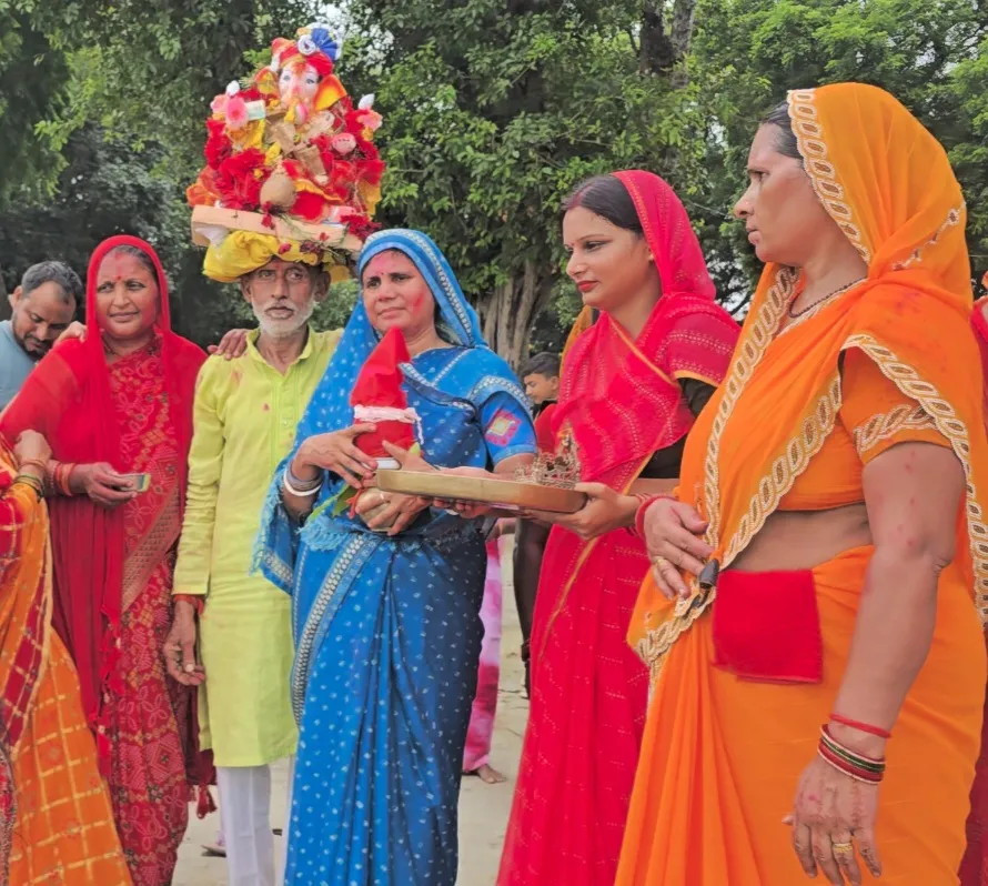 बेनीमाधवगंज में गणपति बप्पा मोरया के जयकारों के साथ प्रतिमा-विसर्जित:गाजे-बाजे के साथ निकली विसर्जन यात्रा, अबीर-गुलाल उ