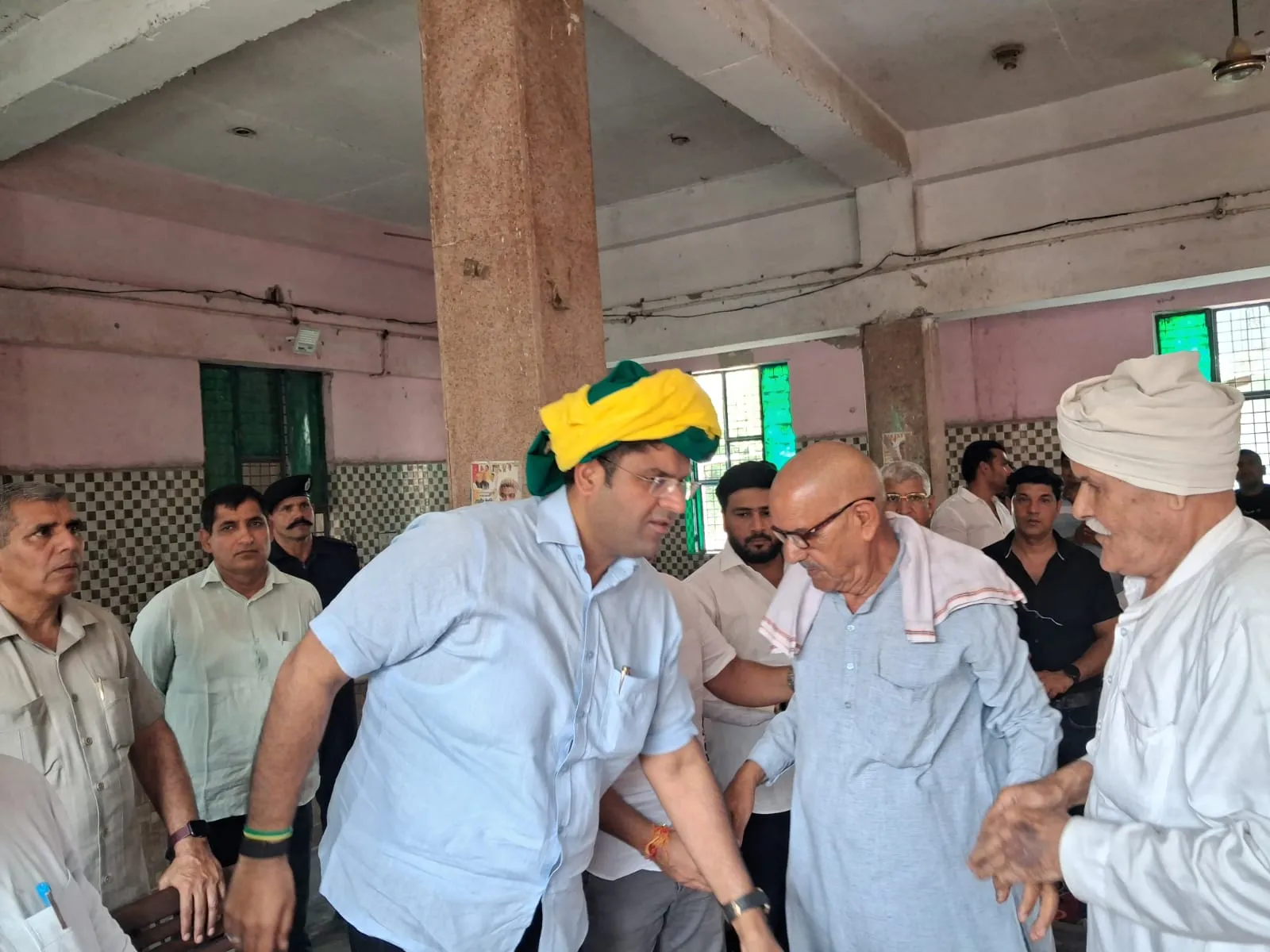 दुष्यंत चौटाला ने पृथला विधानसभा क्षेत्र के बीएलए-2 कार्यकर्ताओं की बैठक ली
