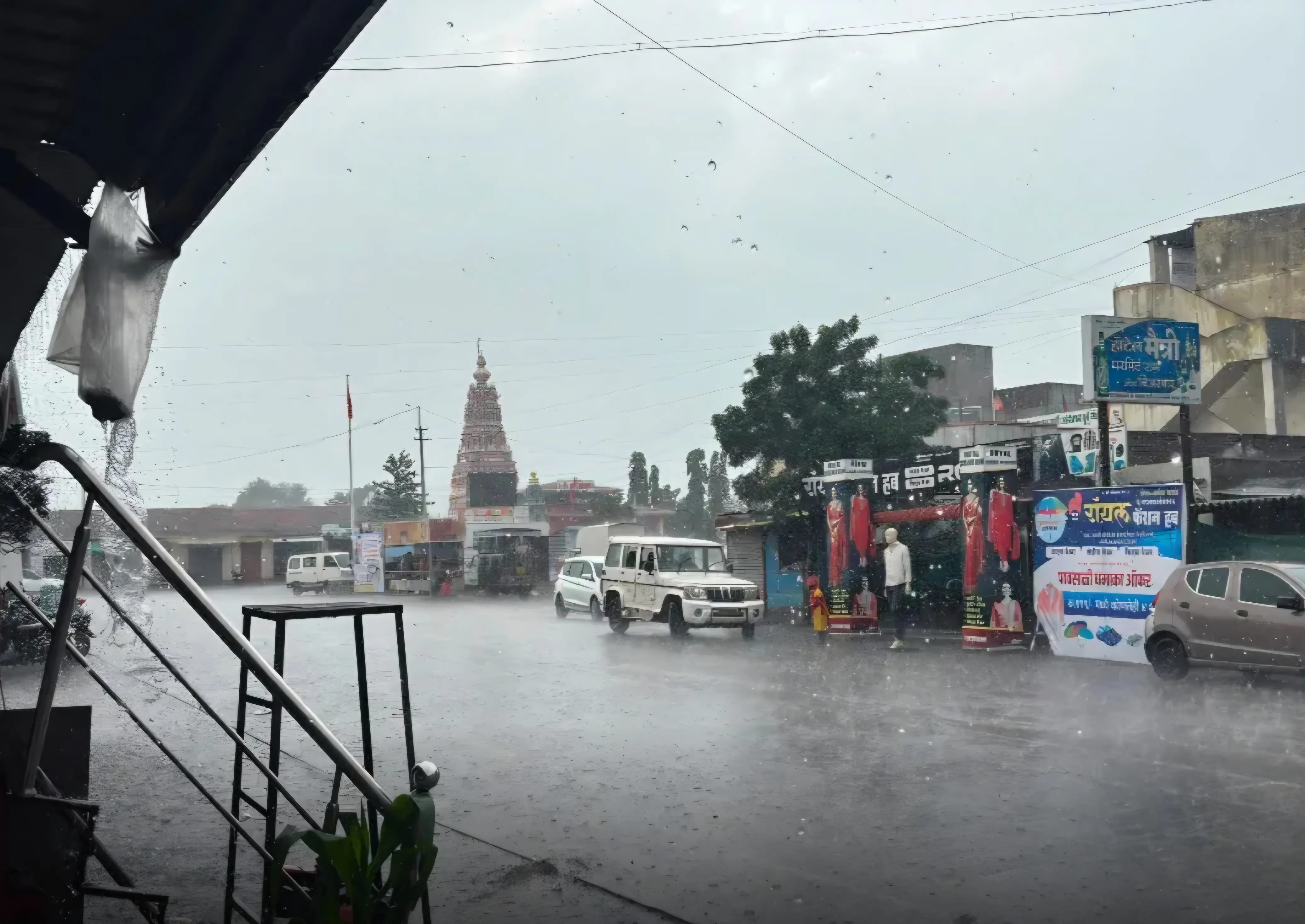पूर्व आंबेगावात पावसाची हजेरी; पाणी-चारा प्रश्न कायम
निरगुडसर, मेंगडेवाडी, जारकरवाडी, लोणी परिसरात हलक्या सरी