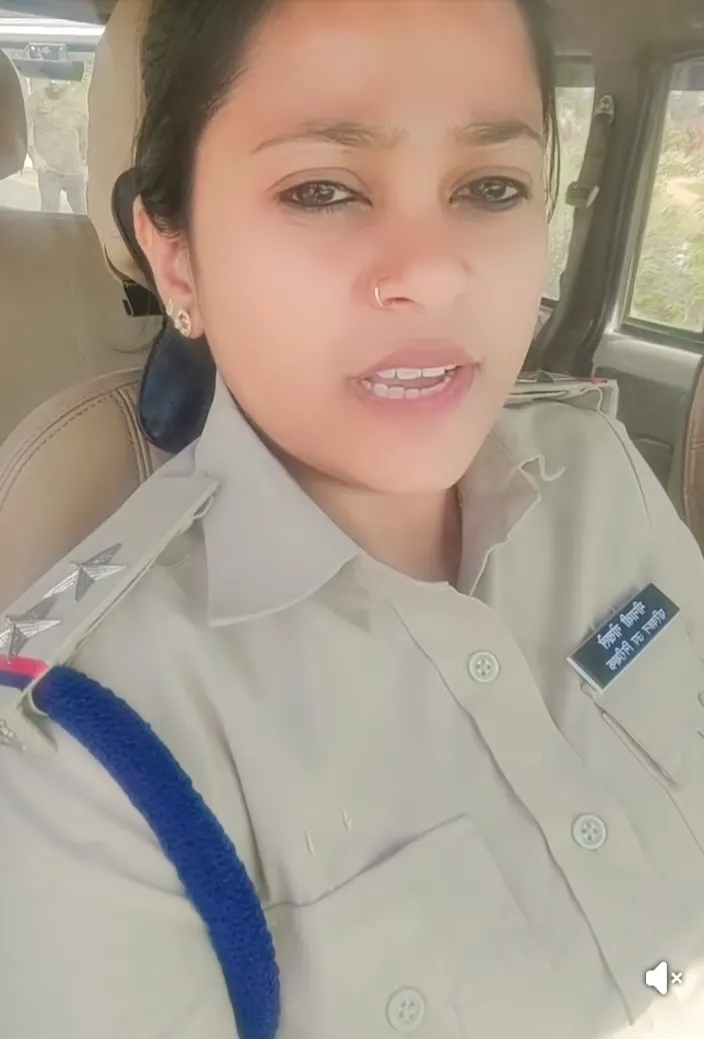 भोपाल में खजूरी सड़क थाना क्षेत्र मे RTO इंस्पेक्टर मीनाक्षी गोखले की हत्या, आरोपी पवन द्विवेदी ने भी फांसी लगाकर दी जान