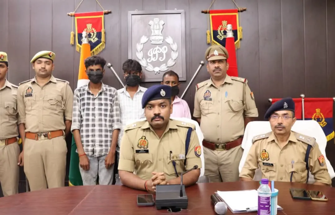 छह चोरी की बाइक के साथ तीन वाहन चोर गिरफ्तार, पुलिस टीम को मिला नकद पुरस्कार