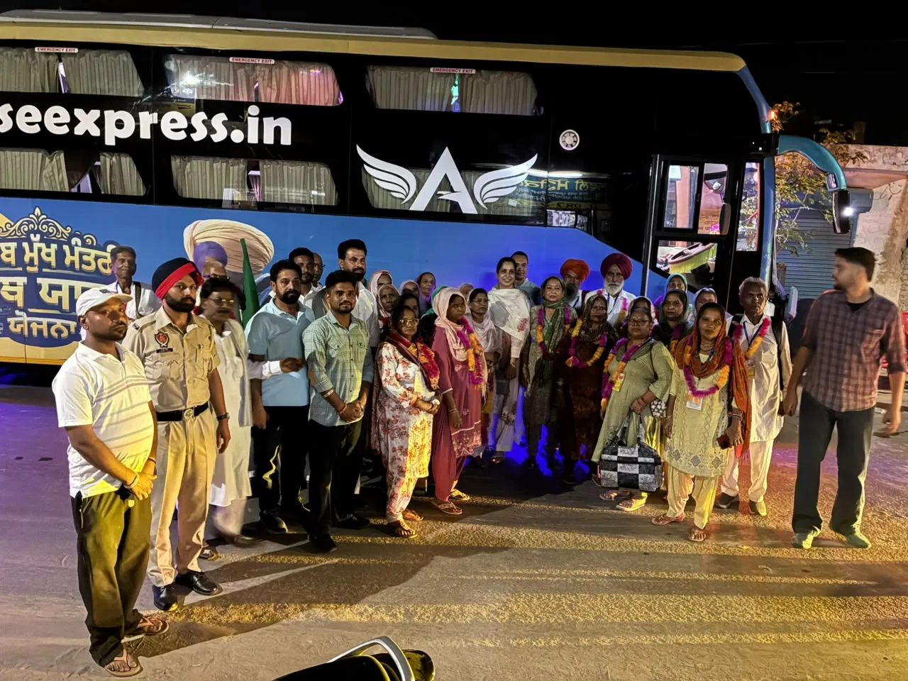 तीर्थ यात्रा के लिए बठिंडा से दो बसें रवाना ,परसराम नगर और सिवियां रोड से  सालासर धाम व खाटू  जी के  के लिए हुए रवाना