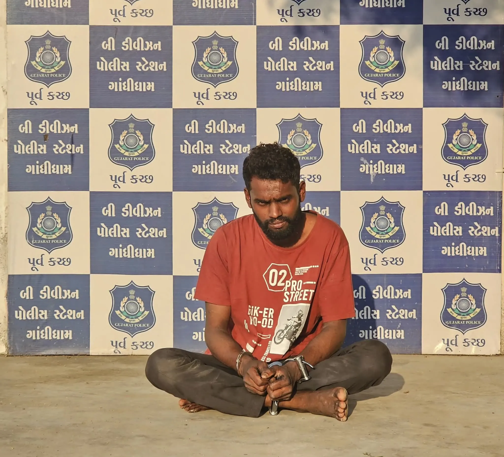 ચ્છુનગર રેલવે ફાટક પાસે બાવળની ઝાડીમાંથી મળી આવેલી મહિલાની હત્યા કેસમાં આરોપી ઝડપી પડાયો