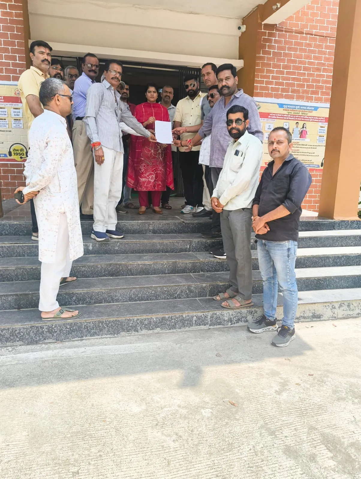 चौराहा का नाम महाराणा प्रताप चौक और ओवरब्रिज निर्माण पर 
प्रतिमा  स्थानांतरण को लेकर सौंपा ज्ञापन