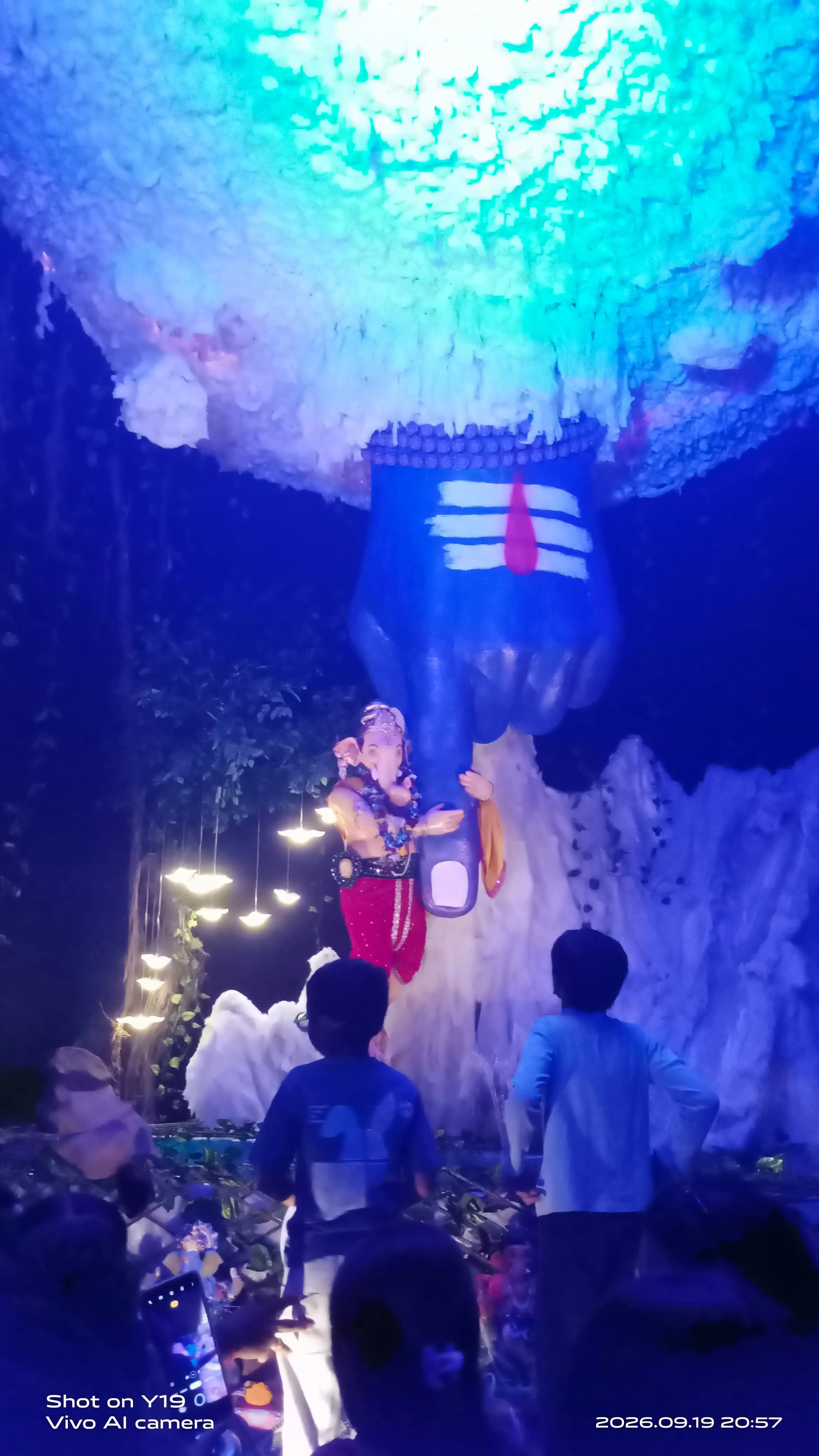 ??ણપતિ બાપાના ગઈકાલના સુરત દર્શને ભક્તજનોની ભારે ભીડ ઉમટ?
