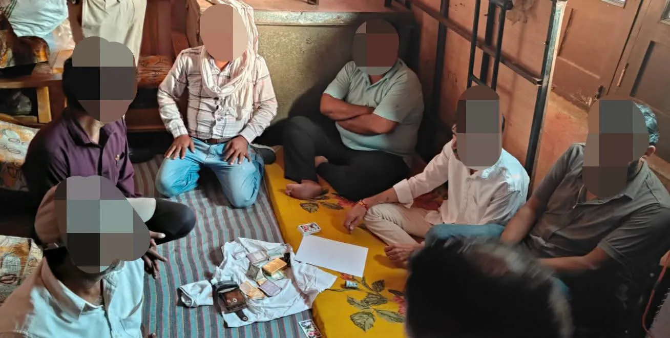 यापुरा में जुए के फड़ पर दबिश: गुना कोतवाली पुलिस ने 6 जुआरियों और 45,000 रुपये की नकदी पकड़