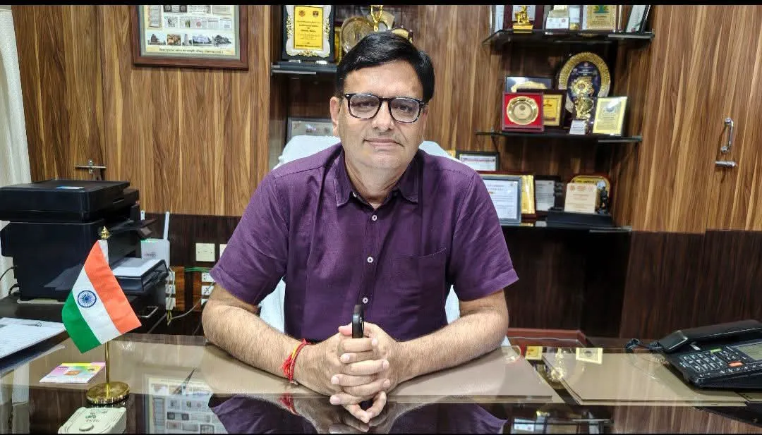 कलेक्टर विवेक श्रोत्रिय की कार्रवाई: लापरवाही पर चार शिक्षकों की दो वार्षिक वेतनवृद्धियां रोकी गईं