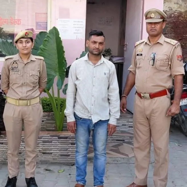 शाहजहांपुर: शहीद पार्क के पास हरकते करने वाला युवक गिरफ्तार सदर बाजार थाना पुलिस ने एक युवक को गिरफ्तार किया हैं
