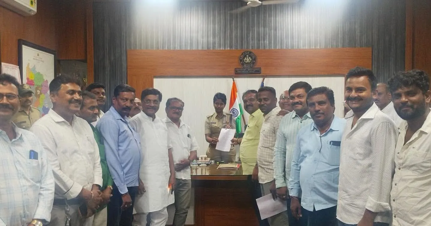 ??ಾವೇರಿಯಲ್ಲಿ ಜಿಲ್ಲಾ ಪೊಲೀಸ್ ವರಿಷ್ಠಾಧಿಕಾರಿಗಳ ಭೇಟಿ: ಗಣೇಶ ಮೆರವಣಿಗೆಯ ದ್ವಂದ್ವಗಳು, ಸರ್ಕಾರಿ ಬಸ್‌ಗಳಲ್ಲಿ ವಿದ್ಯಾರ್ಥಿಗಳ ಅಪಾಯಕಾರಿ ಸಂಚ
