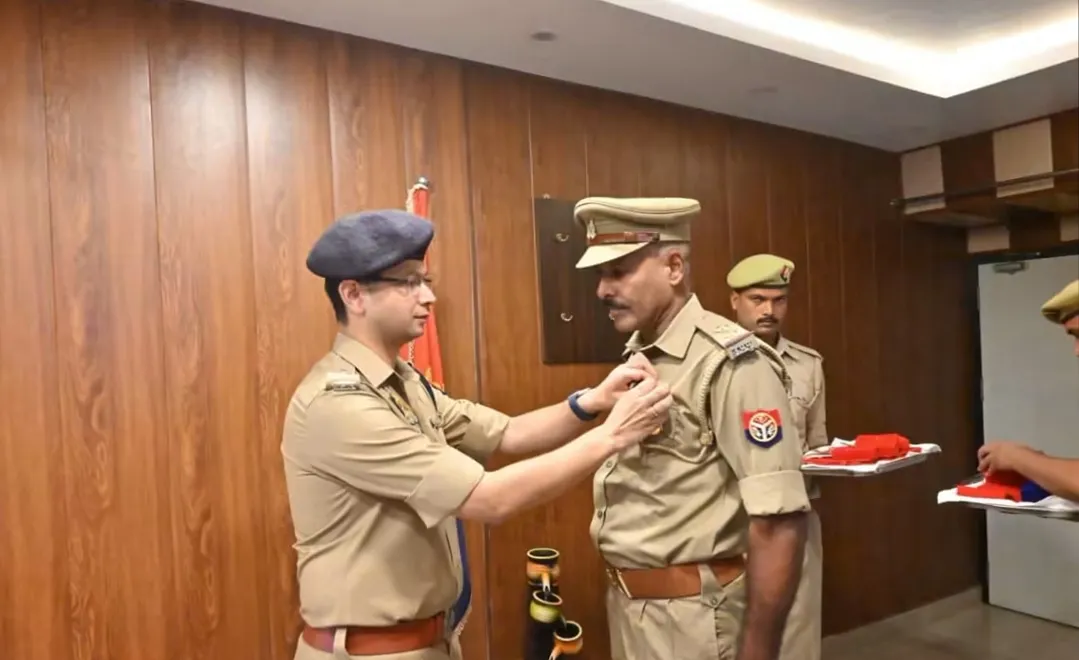 🏅 महराजगंज पुलिस के 26 कर्मियों को सेवा पदक, 18 को मिला ‘अति उत्कृष्ट’ सम्मान