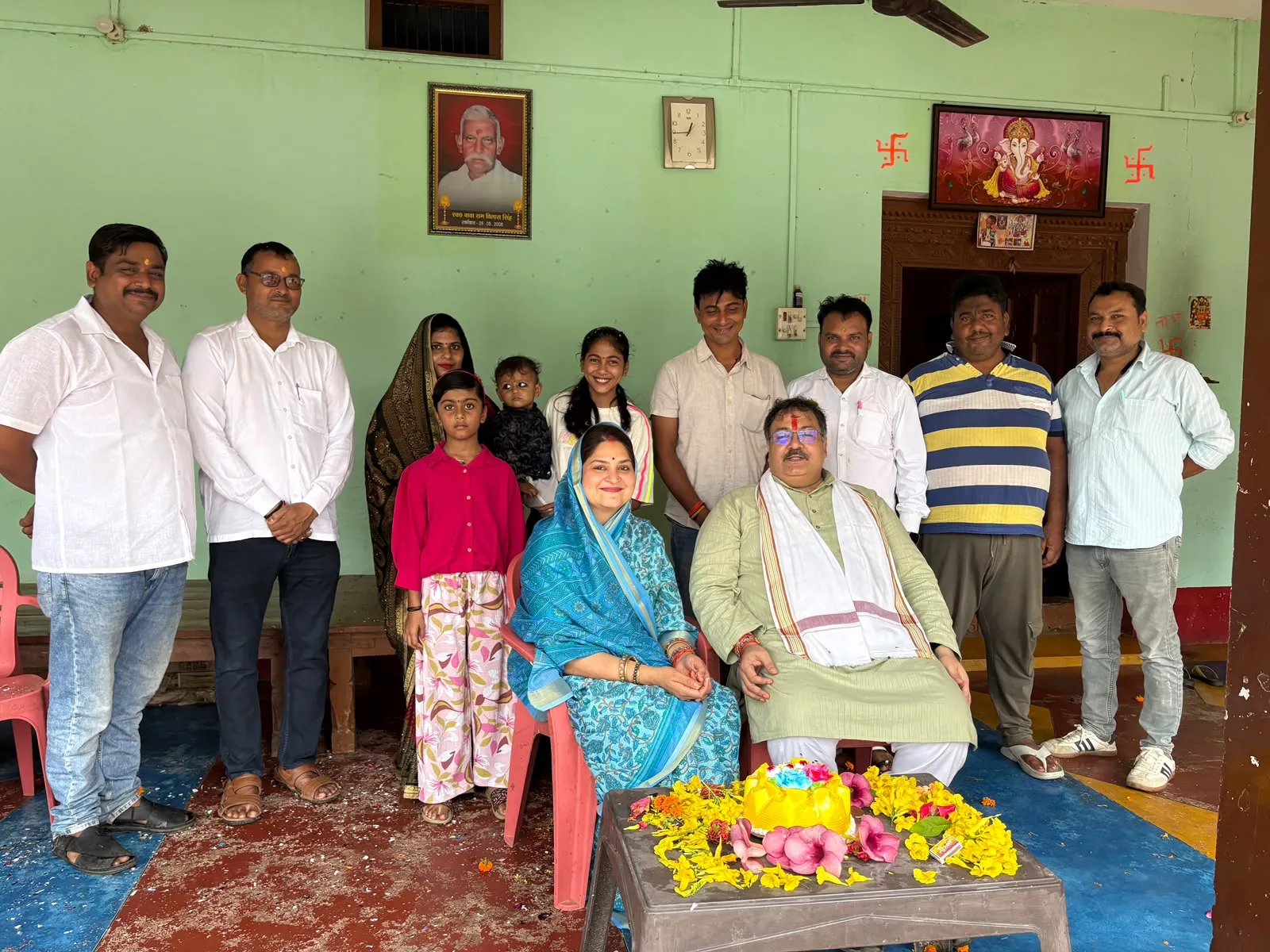 जन्मदिन पर युवराज अनन्त विक्रम सिंह ने की पूजा-अर्चना