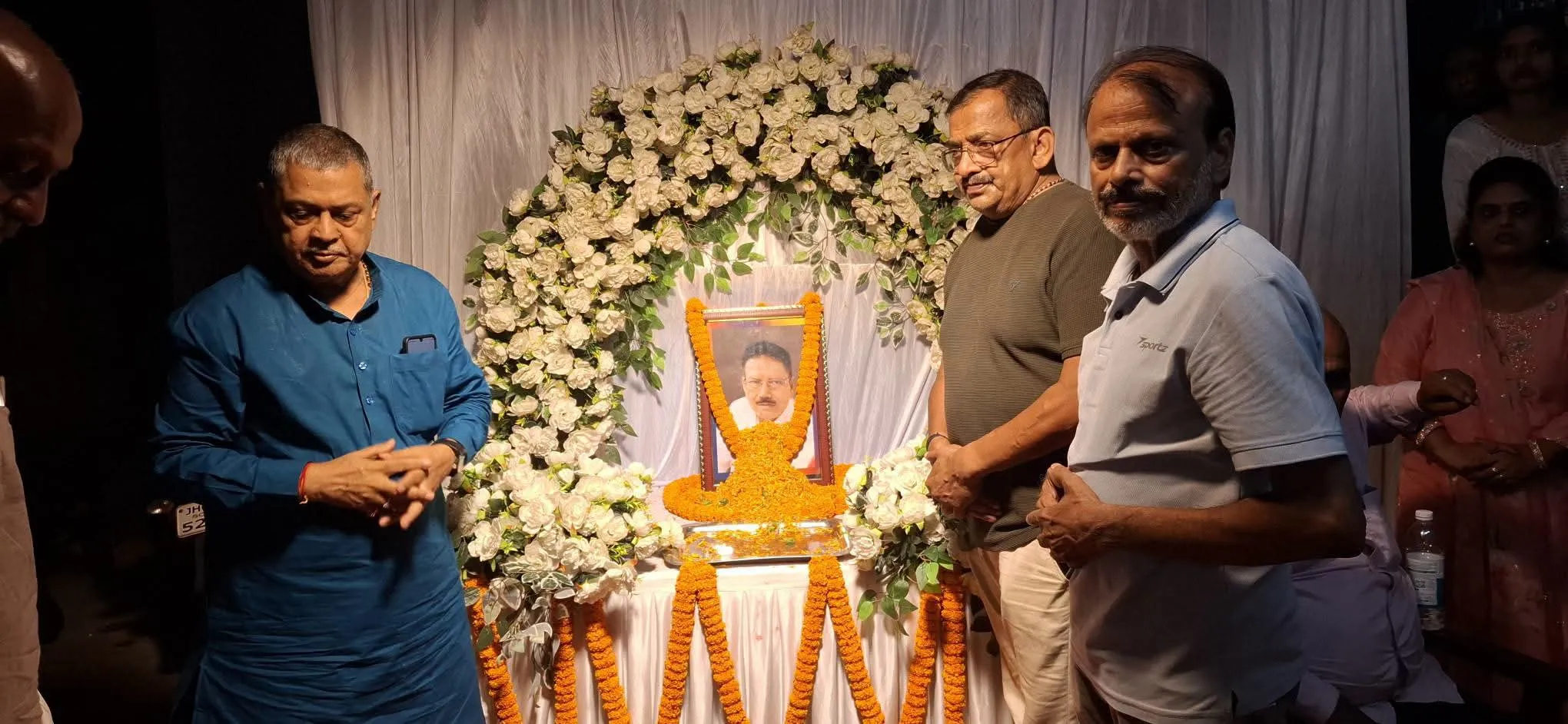 श्रद्धांजलि कार्यक्रम में सम्मिलित होकर पूर्णिया विधायक आदरणीय विजय खेमका शोकाकुल परिजनों से मिलकर अपनी सम्वेदना दिया