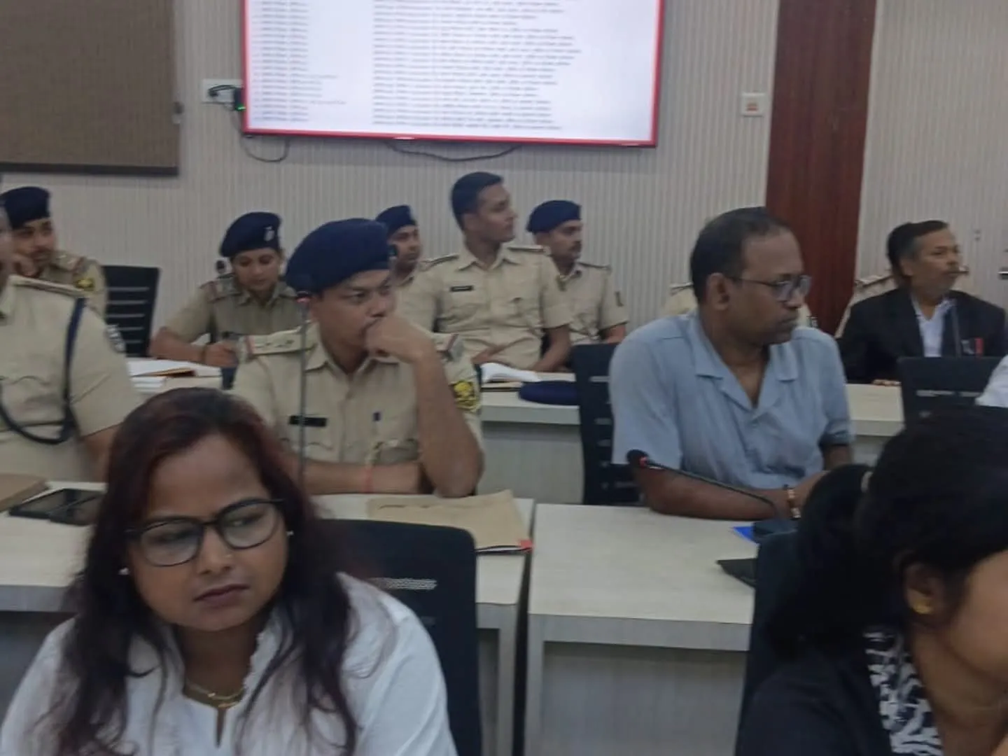 जिलाधिकारी की अध्यक्षता में जिला खनन टास्क फोर्स की समीक्षा बैठक आयोजित