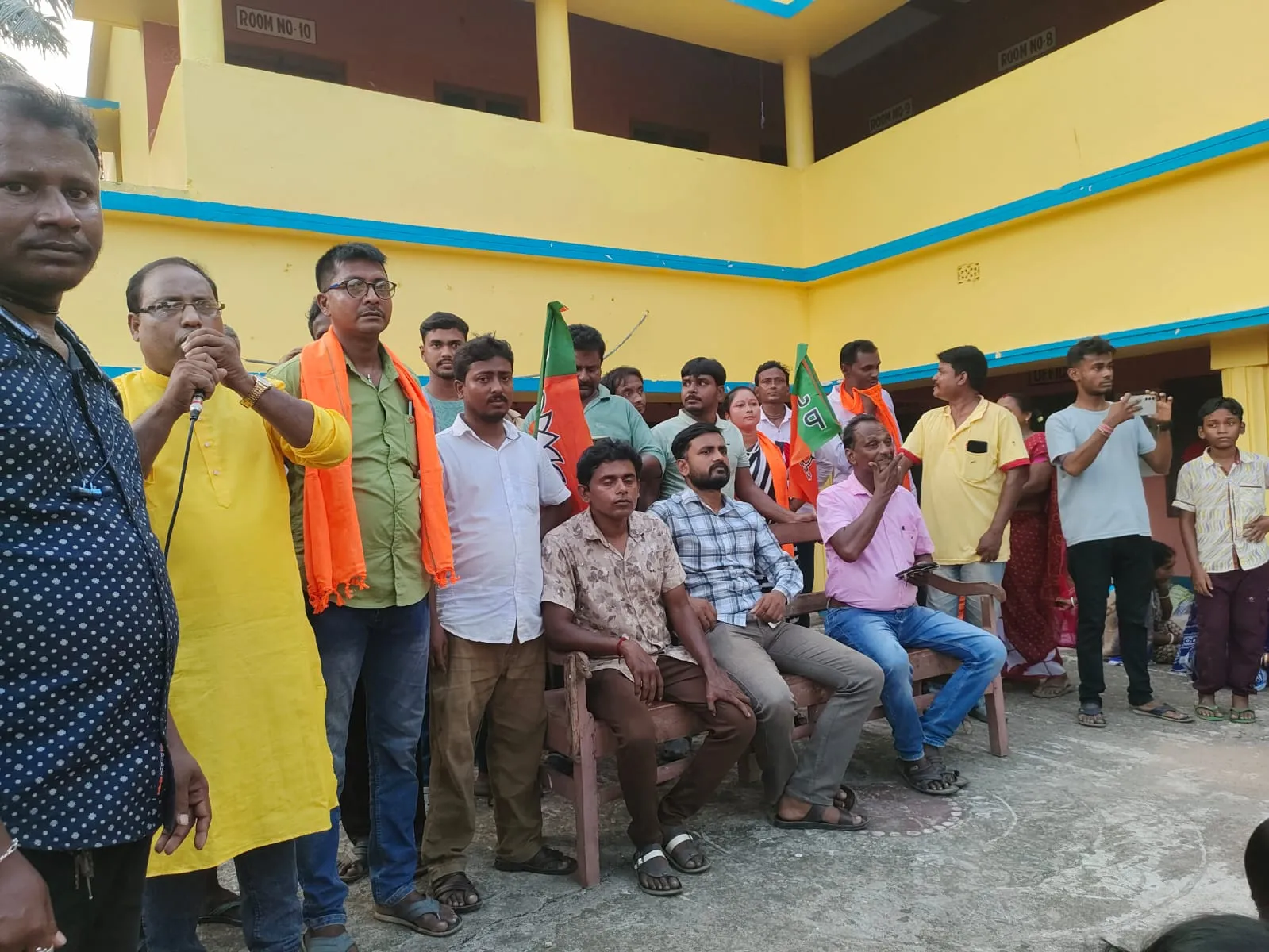 মহিলা উন্নয়ন এর জন্যে অভিবাদন যাত্রা