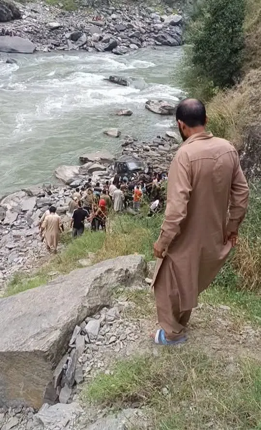Passenger Vehicle Plunges Into Kishanganga River on Seemari Road in Karnah