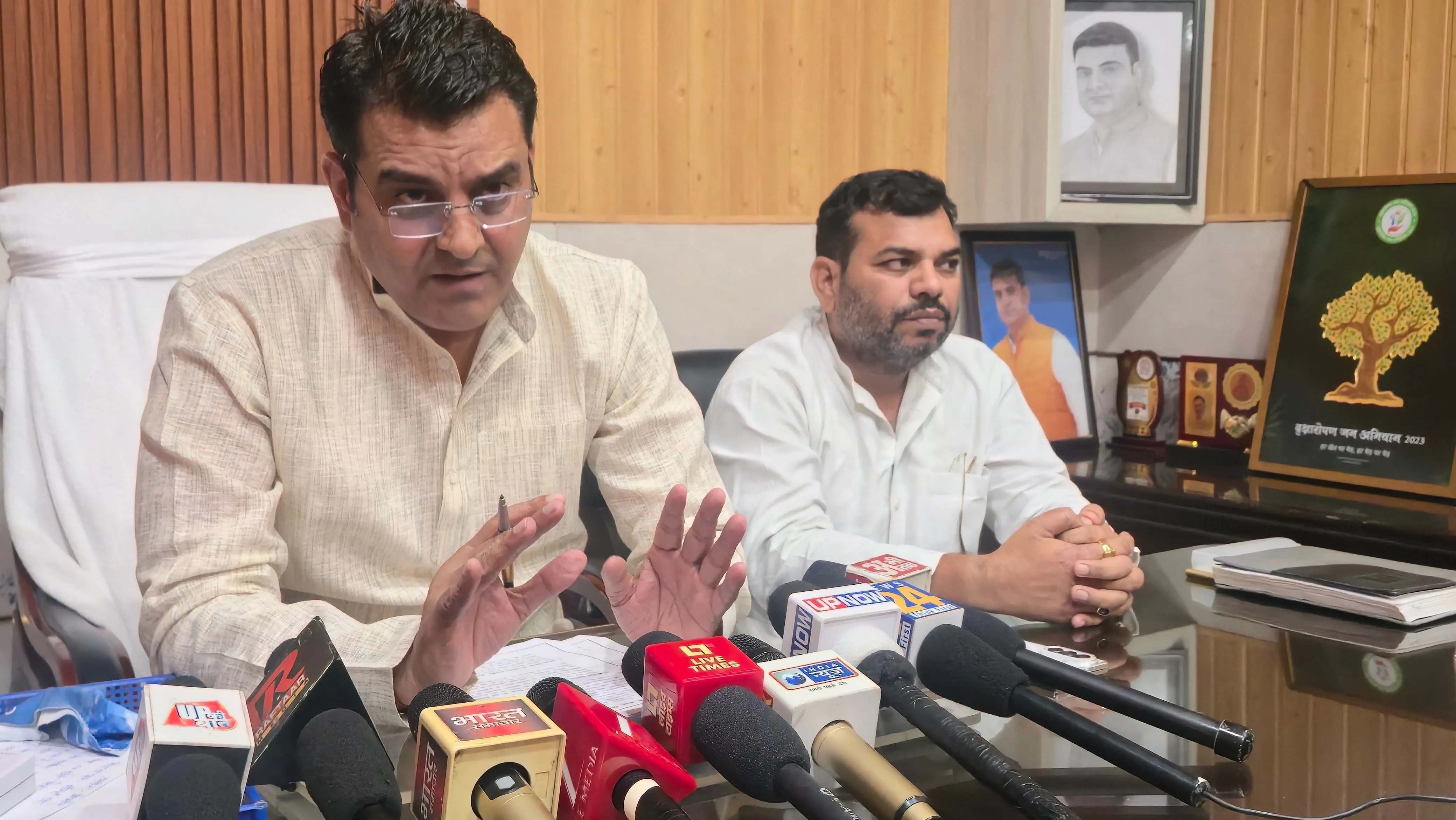 चुनाव आयोग के मुद्दे पर बीजेपी का कांग्रेस पर पलटवार, साकेंद्र प्रताप सिंह और विनोद राठी ने लगाए गंभीर आरोप