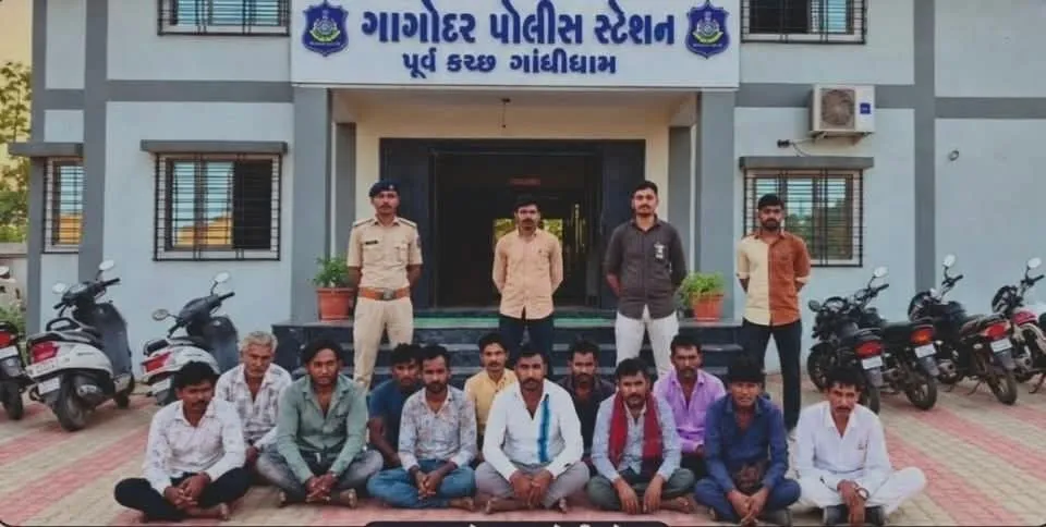 ભચાઉના શીવલખામાં જુગાર રમતા ૧૨ શખ્સો ઝડપાયા, રૂ.૫૩,૨૩૦નો મુદ્દામાલ જપ્ત