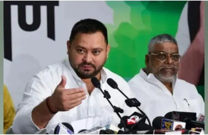 बिहार में शुरू हुआ वोट चोरी का खेल पूरे देश में पहुंचा, इंडिया गठबंधन की बैठक से पहले तेजस्वी का चुनाव आयोग पर हमला..