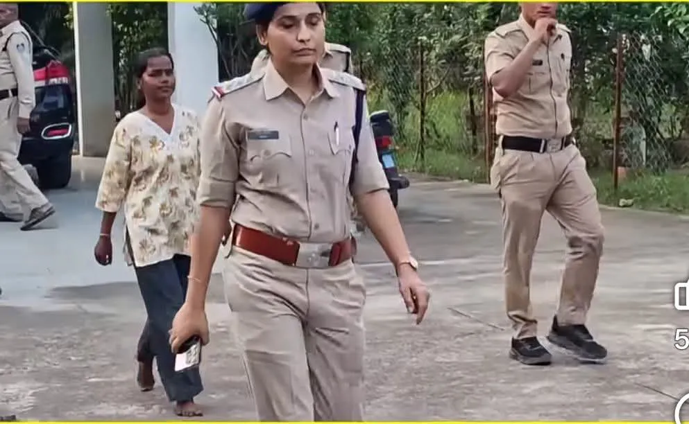 पन्ना जिले में मुआवजे की मांग को लेकर संघर्षरत दिव्या अहिरवार जेल भेजी गईं