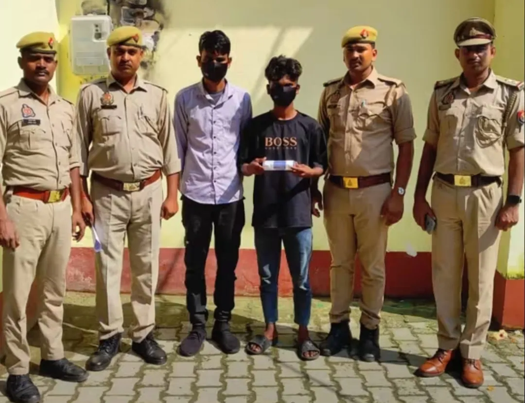 📱 महराजगंज: पनियरा चोरी के मोबाइल के साथ दो आरोपी गिरफ्तार, OPPO फोन बरामद