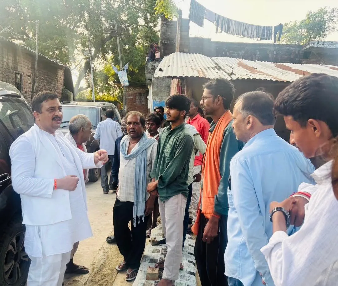 ऊंचाहार में बोले कांग्रेस नेता अतुल सिंह: 'नुकसान हुई फसलों का मुआवजा दे सरकार, मूलभूत सुविधाओं से त्रस्त है जनता'