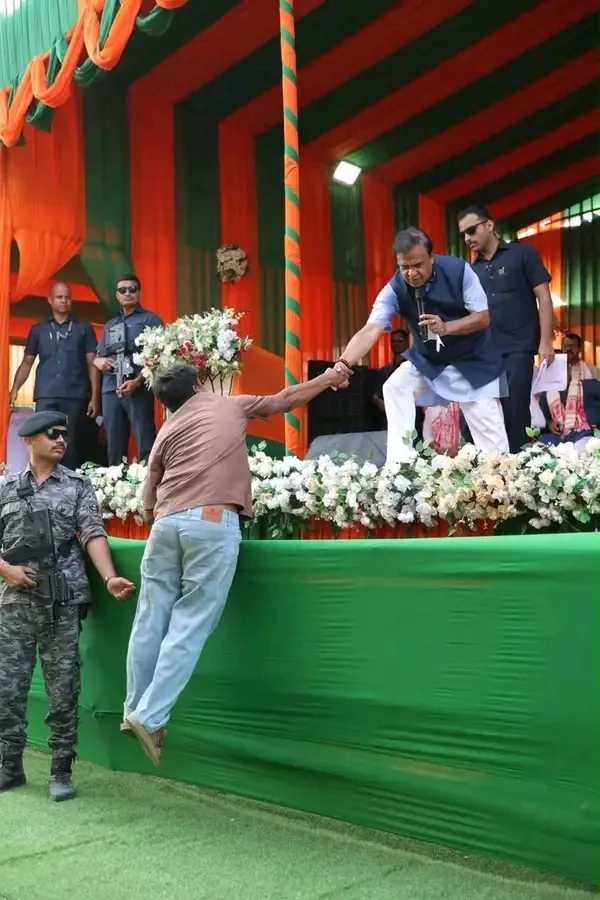Cheef minister of assam meet to poare pippal
