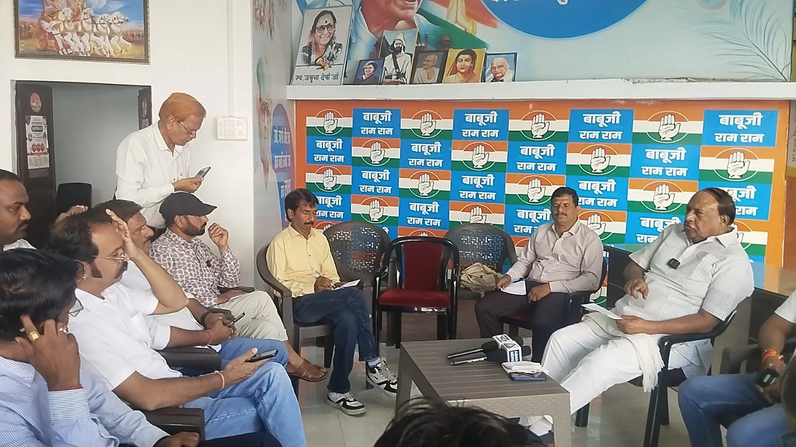 भंवर सिंह शेखावत ने मु.मंत्री को पत्र लिखकर बदनावर अंचल सहित इंदौर, उज्जैन क्षेत्र को सूखाग्रस्त घोषित करने की मांग कीहै