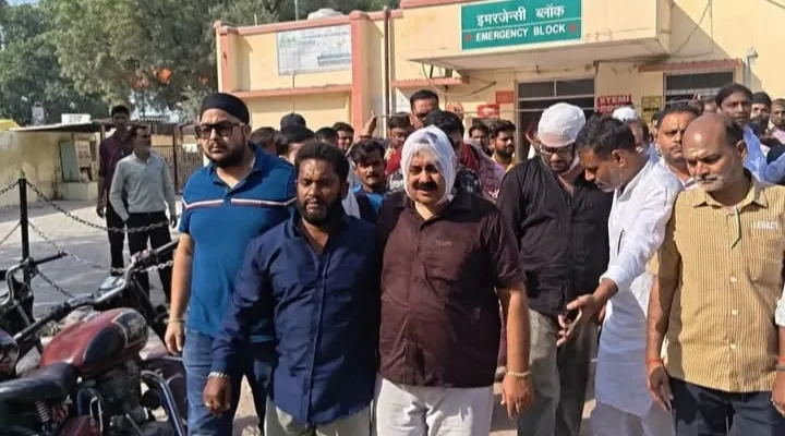 उन्नाव: प्लॉट विवाद में कपड़ा व्यापारी राम तनेजा पर दबंगों का जानलेवा हमला, व्यापारियों में भारी आक्रोश, पुलिस जांच में