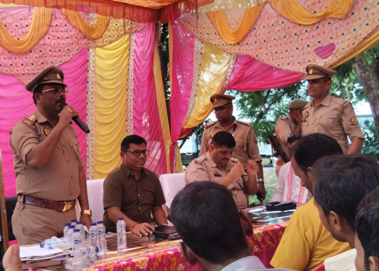लालगंज थाने में पीस कमेटी की बैठक, सौहार्दपूर्ण माहौल में त्योहार मनाने की अपील