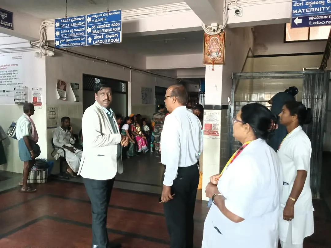 ಆಸ್ಪತ್ರೆ-ಕ್ಯಾಂಟೀನ್‌ಗೆ ಜಿಲ್ಲಾಧಿಕಾರಿ ಭೇಟಿ
ಸ್ವಚ್ಛತೆ, ಗುಣಮಟ್ಟದ ಆಹಾರಕ್ಕೆ ಆದ್ಯತೆ ನೀಡಲು ಸೂಚನೆ