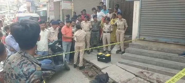 #BREAKING: कटिहार में दिनदहाड़े अधिवक्ता की गोली मारकर हत्या, पटेल चौक पर मची अफरा-तफरी

कटिहार, 05 अक्टूबर: