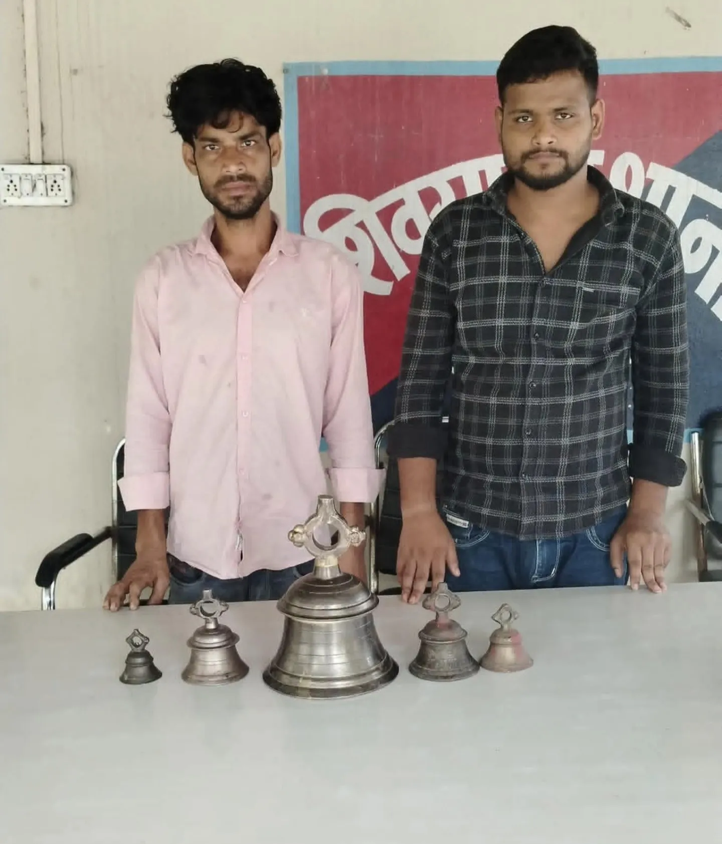 मंदिरों से चोरी घंटी गैंग का खुलासा हुआ और 2 लोग हुए गिरफ्तार