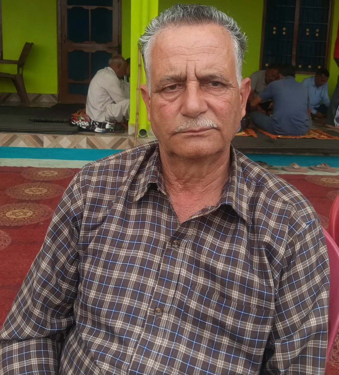 धारटीधार क्षेत्र की एसी बस्ती नाबड़ा की सड़क दस साल से खस्ताहाल, ग्रामीण परेशान