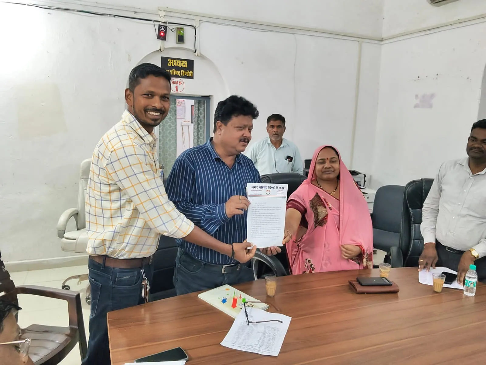 नवरात्रि से पहले नगर की व्यवस्थाओं को लेकर पार्षद ज्योतिरादित्य भलावी ने सौंपा ज्ञापन, सफाई-पानी और सड़कों की समस्याएं उ