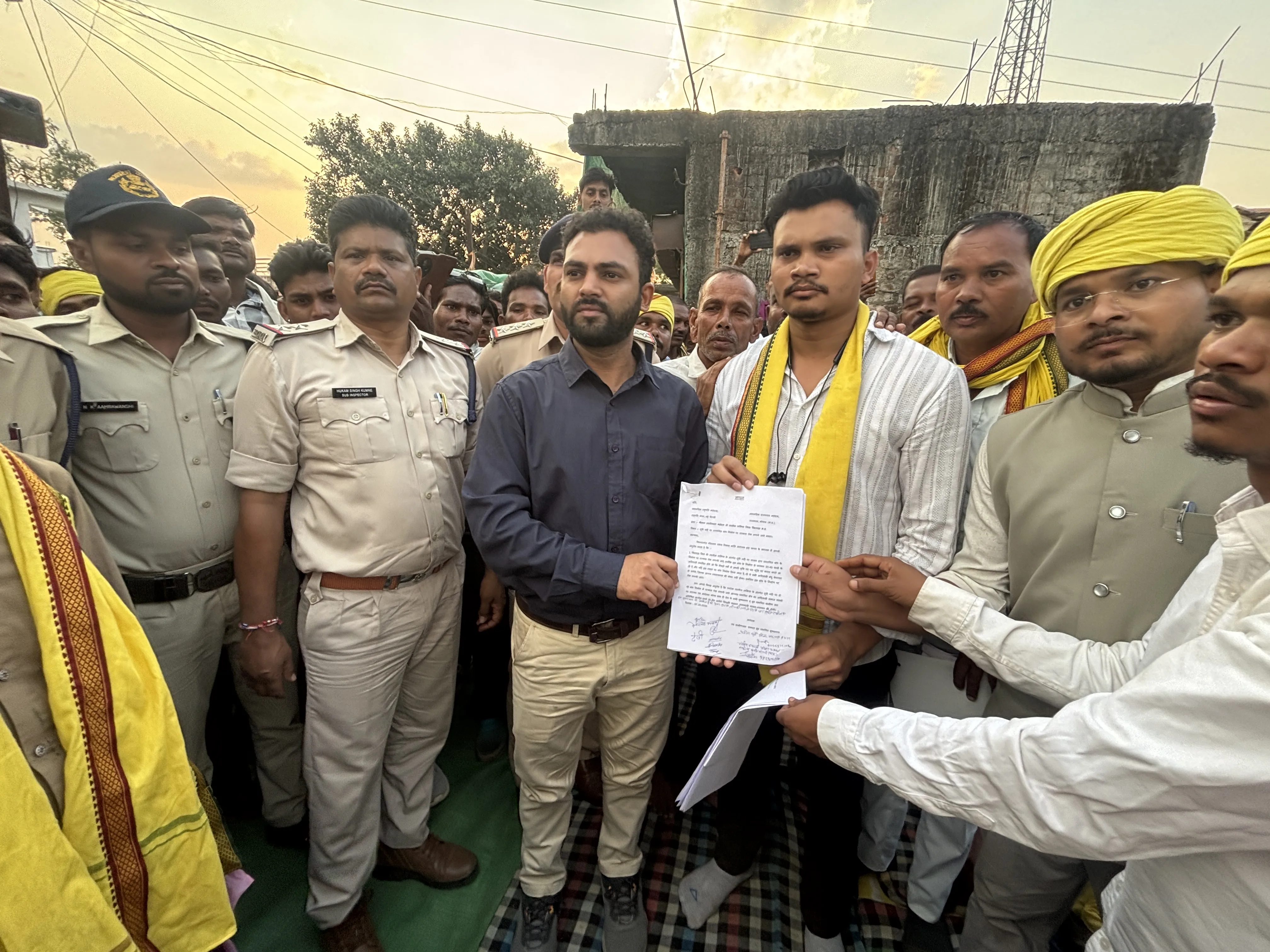 🚨 107 गाँव बचाने की लड़ाई तेज़, बांध विस्थापन के विरोध में अनिश्चितकालीन धरना

तामिया/चावलपानी, छिंदवाड़ा।
बांध परियोजन