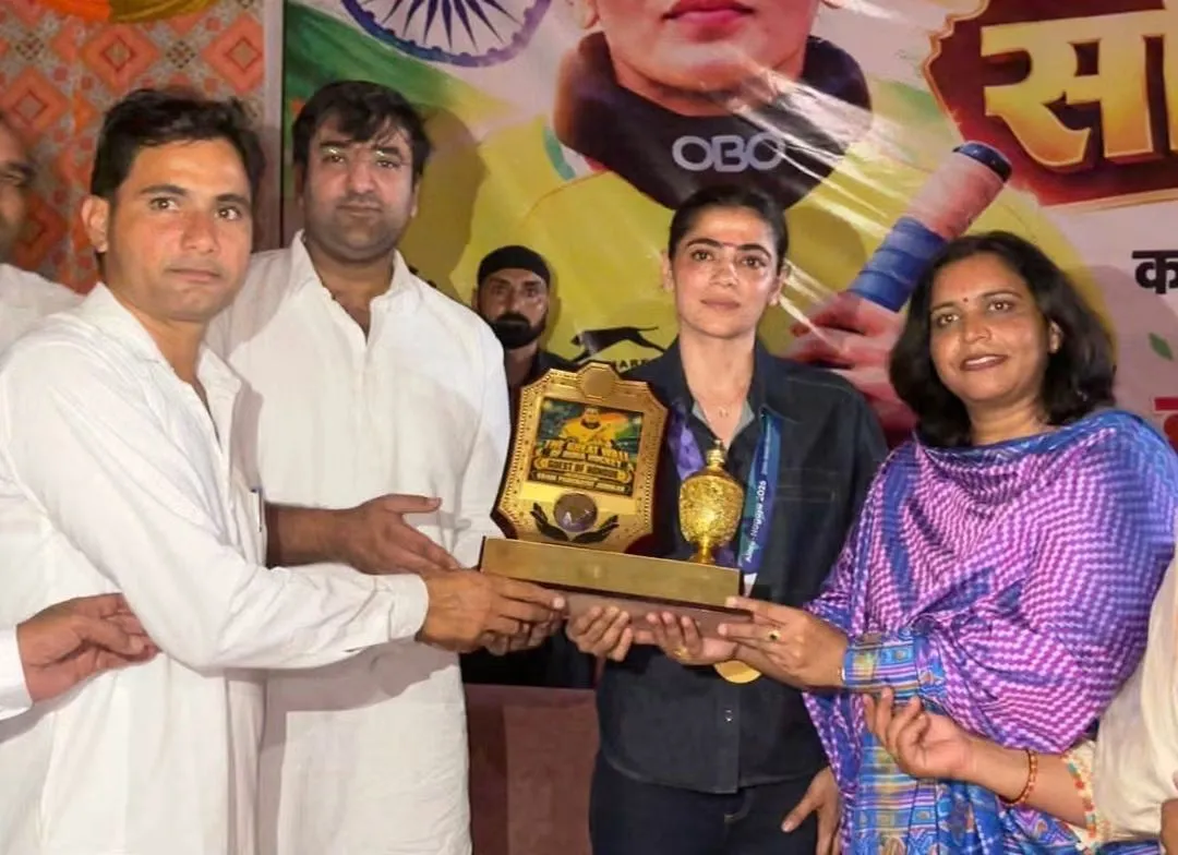 एशियाई खेलों की स्वर्ण पदक विजेता सविता पूनिया का जोधकां पहुंचने पर भव्य स्वागत
