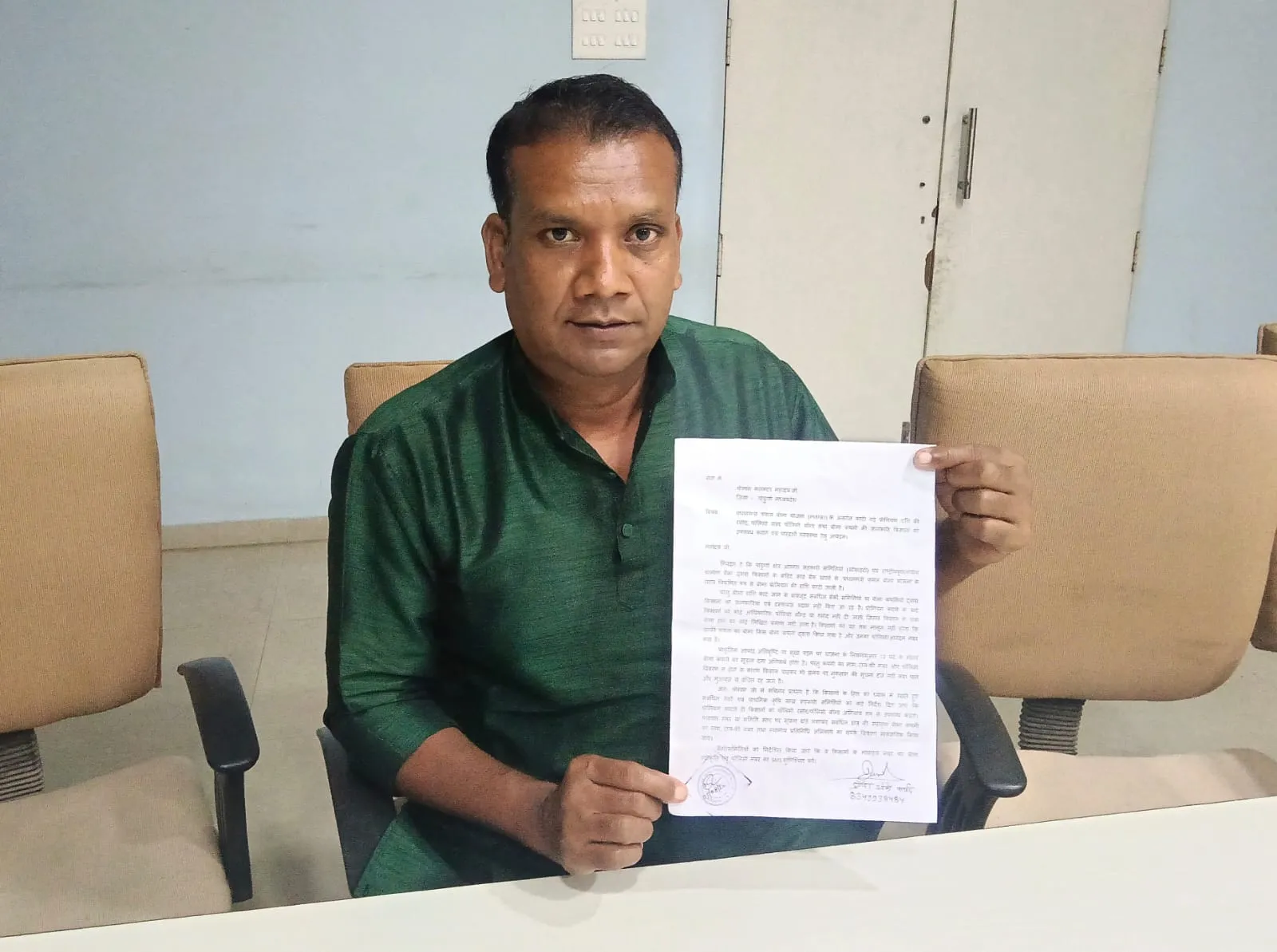 पांढुर्णा में अल्प वर्षा से फसलें तबाह, बीमा किस्त कटने के बाद भी पॉलिसी बॉन्ड से वंचित किसान, क्लेम को लेकर असमंजस*