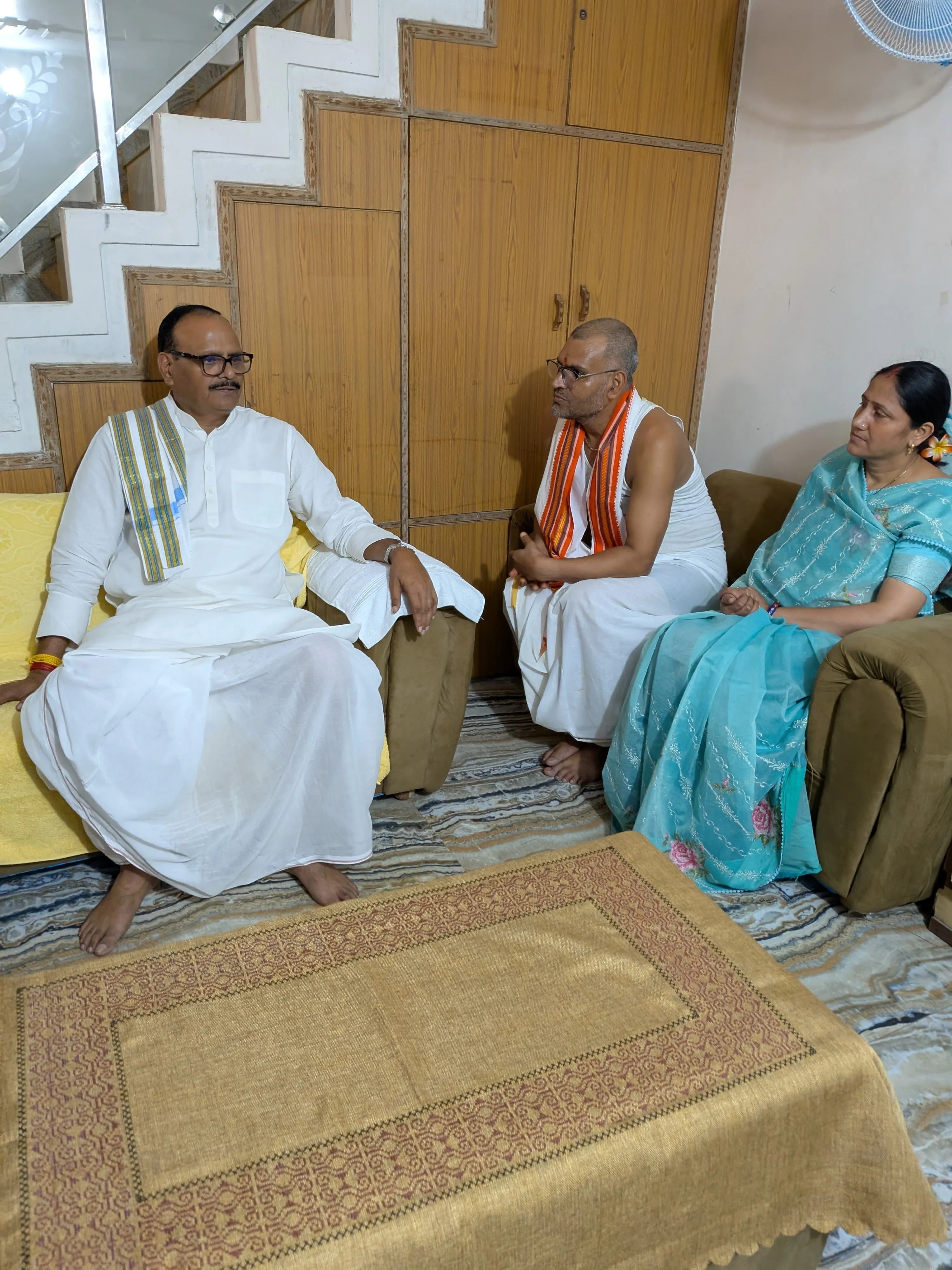 उन्नाव: डिप्टी सीएम ब्रजेश पाठक ने विमल द्विवेदी के आवास पहुंचकर दी श्रद्धांजलि, शोकाकुल परिवार को बंधाया ढांढस