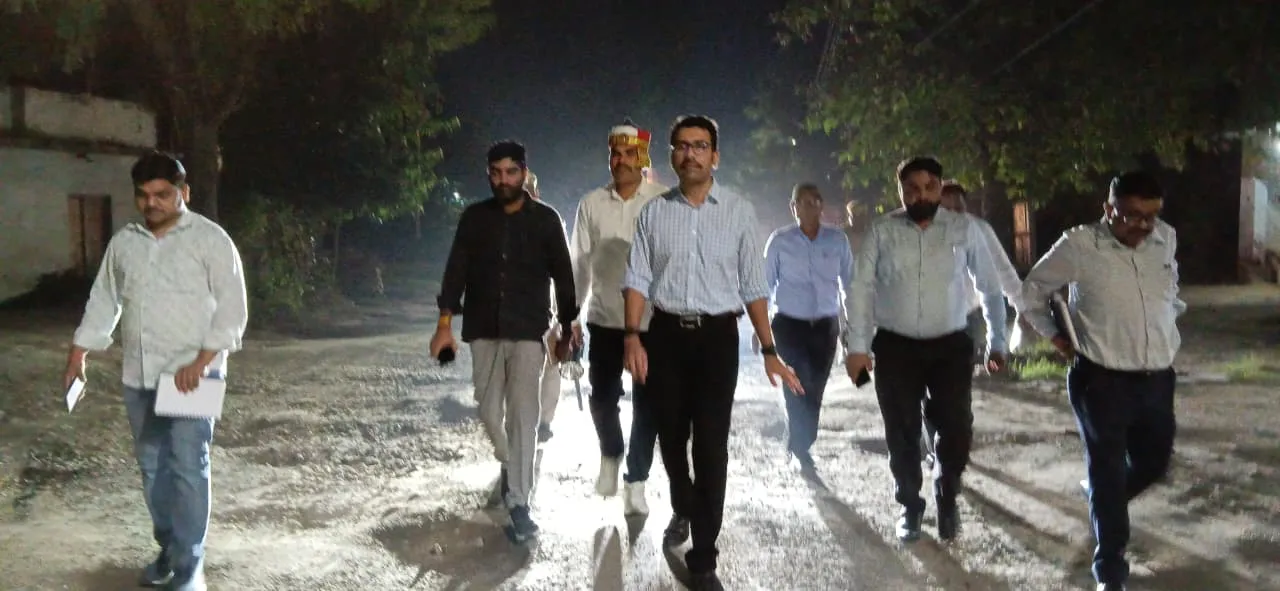अमेठी में सड़कों की बदहाली पर डीएम सख्त, दो दिन में गड्ढे भरने के निर्देश