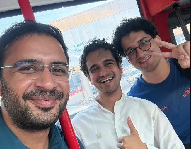 दिल्ली पुलिस की घातक गेंदबाजी! जंतर-मंतर 'मैच' शुरू होते ही 4 विकेट गिरे!